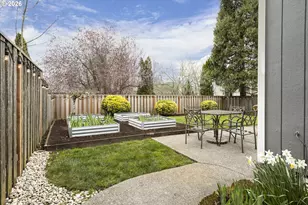 6171 NW Snowlily Dr, Portland, OR 97229 - Photo 28