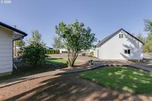 33455 Howe Ln, Creswell, OR 97426 - Photo 10