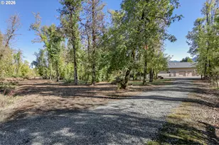 33455 Howe Ln, Creswell, OR 97426 - Photo 8