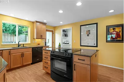 13520 SW Devonshire Dr, Beaverton, OR 97005 - Photo 10