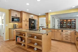 13520 SW Devonshire Dr, Beaverton, OR 97005 - Photo 12