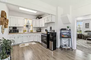 704 Columbia St, Kelso, WA 98626 - Photo 8