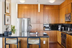 922 NW 11th Ave, Portland, OR 97209 - Photo 10