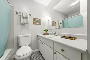 358 Cervantes Cir, Lake Oswego, OR 97035 - Photo 20