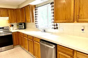 2632 NE 7th Ct, Gresham, OR 97030 - Photo 8