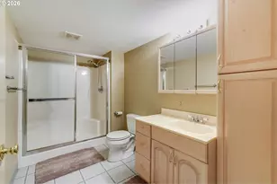 4446 NE Irving St, Portland, OR 97213 - Photo 26