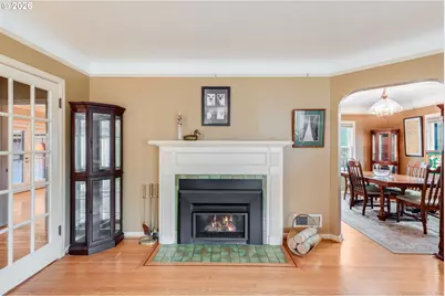 4446 NE Irving St, Portland, OR 97213 - Photo 8