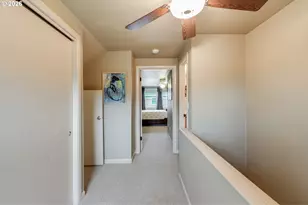 4446 NE Irving St, Portland, OR 97213 - Photo 18