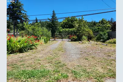 2537 Port Orford Loop, Port Orford, OR 97465 - Photo 32
