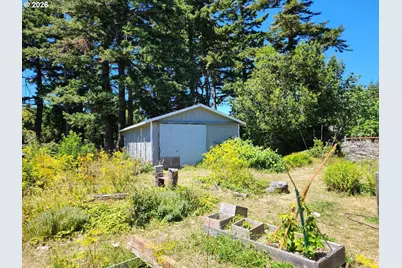 2537 Port Orford Loop, Port Orford, OR 97465 - Photo 2
