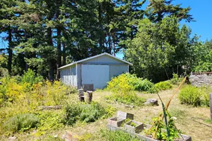2537 Port Orford Loop, Port Orford, OR 97465 - Photo 2