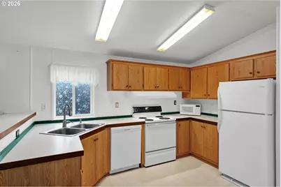 700 N Mill St #107, Creswell, OR 97426 - Photo 14