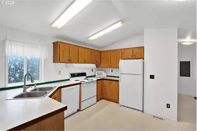 700 N Mill St #107, Creswell, OR 97426 - Photo 12