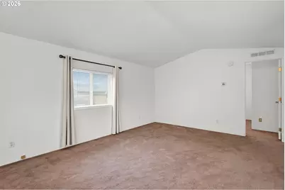 700 N Mill St #107, Creswell, OR 97426 - Photo 8