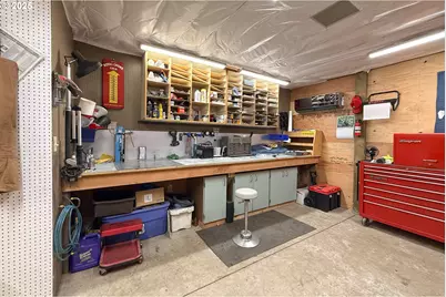 571 NW Wade St, Estacada, OR 97023 - Photo 8