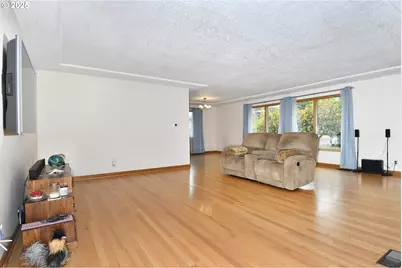 571 NW Wade St, Estacada, OR 97023 - Photo 40