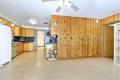 571 NW Wade St, Estacada, OR 97023 - Photo 30