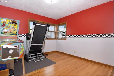 571 NW Wade St, Estacada, OR 97023 - Photo 36