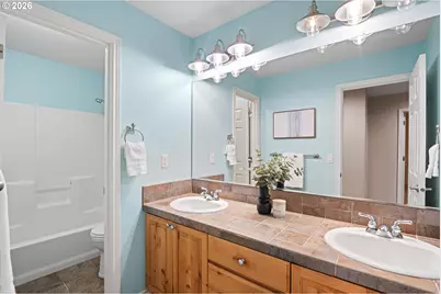 14992 SW Lookout Dr, Portland, OR 97224 - Photo 32