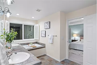 14992 SW Lookout Dr, Portland, OR 97224 - Photo 42