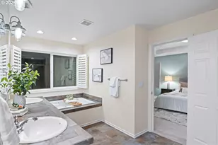 14992 SW Lookout Dr, Portland, OR 97224 - Photo 42