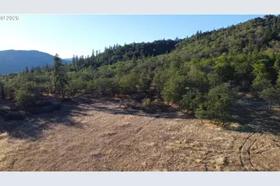 10364 Blackwell Rd, Central Point, OR 97502 - Photo 8
