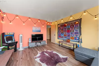 601 N Tomahawk Island Dr, Portland, OR 97217 - Photo 32