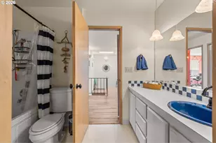 601 N Tomahawk Island Dr, Portland, OR 97217 - Photo 26