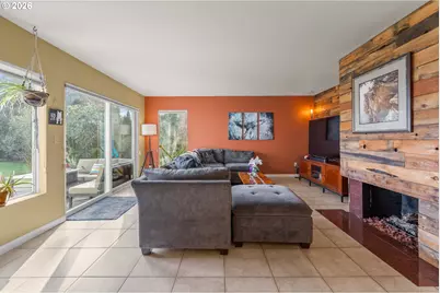 601 N Tomahawk Island Dr, Portland, OR 97217 - Photo 8