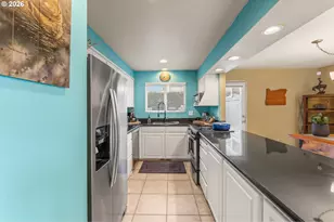 601 N Tomahawk Island Dr, Portland, OR 97217 - Photo 16