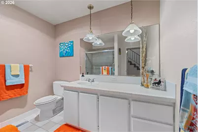 601 N Tomahawk Island Dr, Portland, OR 97217 - Photo 38