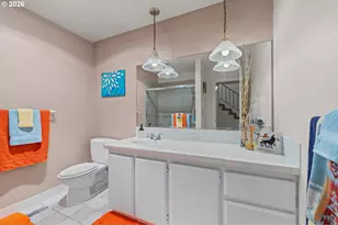 601 N Tomahawk Island Dr, Portland, OR 97217 - Photo 38