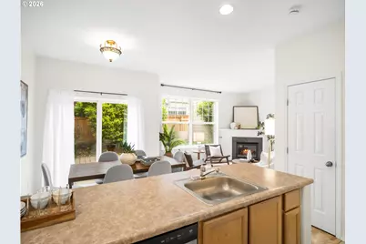 601 NE Russell St, Portland, OR 97212 - Photo 10