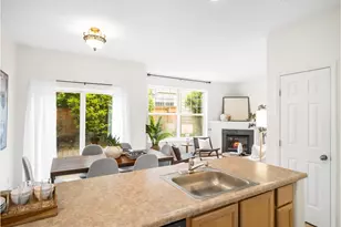 601 NE Russell St, Portland, OR 97212 - Photo 10