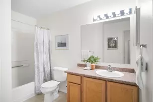 601 NE Russell St, Portland, OR 97212 - Photo 20