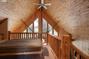 8968 Cliff Swallow Dr, Redmond, OR 97756 - Photo 14