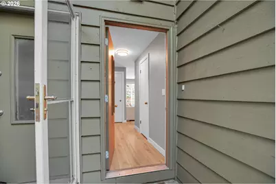 58 Cervantes Cir #8D, Lake Oswego, OR 97035 - Photo 4