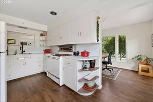 1930 SE Bybee Blvd, Portland, OR 97202 - Photo 8