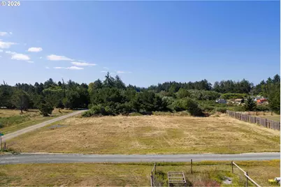 Highland, Bandon, OR 97411 - Photo 4