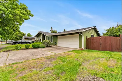 1735 Rainbow Dr, Springfield, OR 97477 - Photo 2
