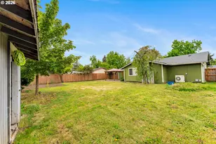 1735 Rainbow Dr, Springfield, OR 97477 - Photo 16