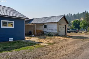 408 W 1st St, Wallowa, OR 97885 - Photo 12