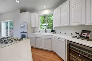 6770 SW Amber Ln, Portland, OR 97225 - Photo 12