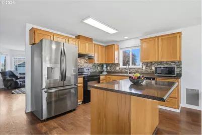 9011 NE 136th Ave, Vancouver, WA 98682 - Photo 2