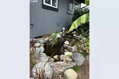 748 SW Willowbrook Ave, Gresham, OR 97080 - Photo 4