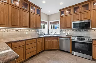 1402 Begonia Ave, Forest Grove, OR 97116 - Photo 10