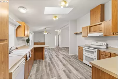20191 Highway 42, Myrtle Point, OR 97458 - Photo 2