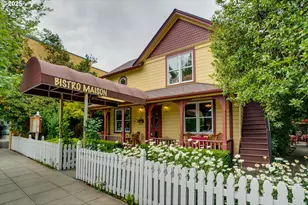 729 NE 3rd St, McMinnville, OR 97128 - Photo 1