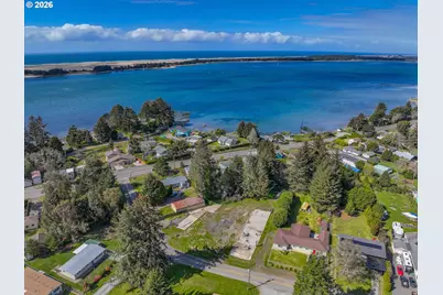 90849 Robertson Ln, Coos Bay, OR 97420 - Photo 14