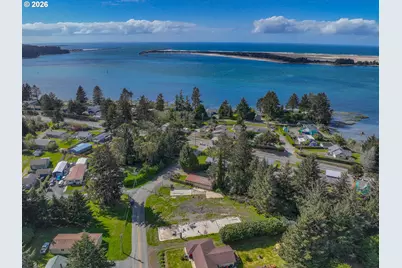 90849 Robertson Ln, Coos Bay, OR 97420 - Photo 2